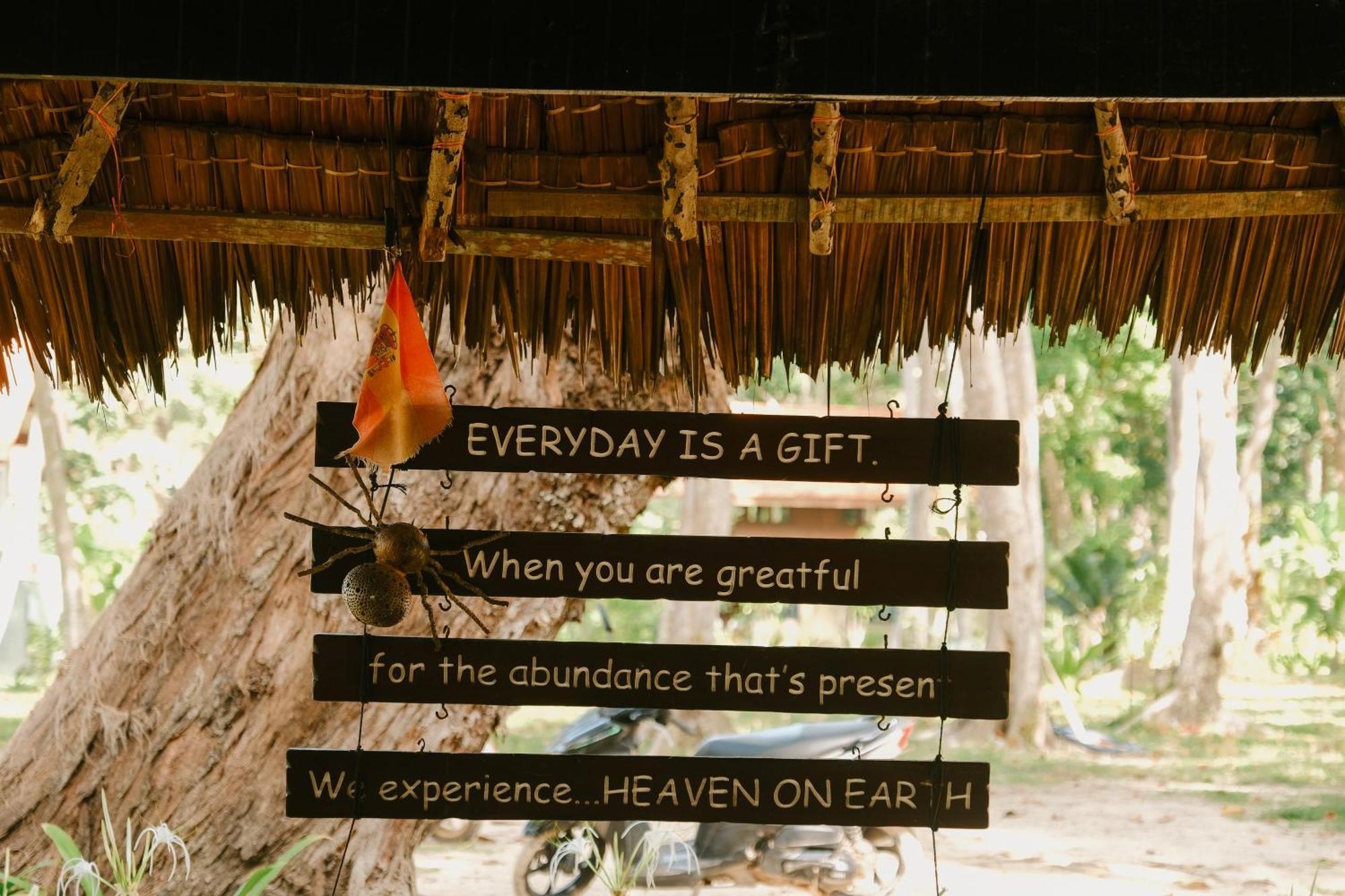 Joy And Restaurant Koh Jum